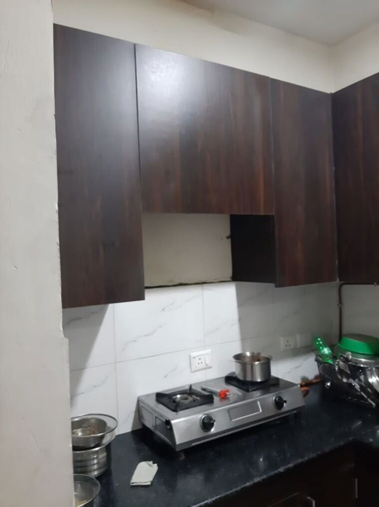 Team Area, dlf phase ii 3 Bedroom 1800 Sq.Ft. Independent House In Dlf Phase ii Gurgaon 9759318