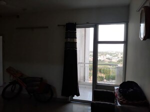 Room in 3 BHK Independent House at Dlf Phase ii – for Sale