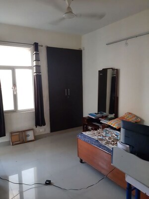 Living Room in 3 BHK Independent House at Dlf Phase ii – for Sale