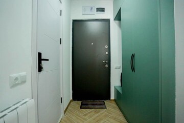 Furnished Amenities in 3 BHK Apartment at Sindhu Bhavan Road – for Rent