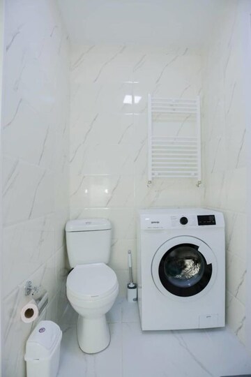 Bathroom in 3 BHK Apartment at Sindhu Bhavan Road – for Rent