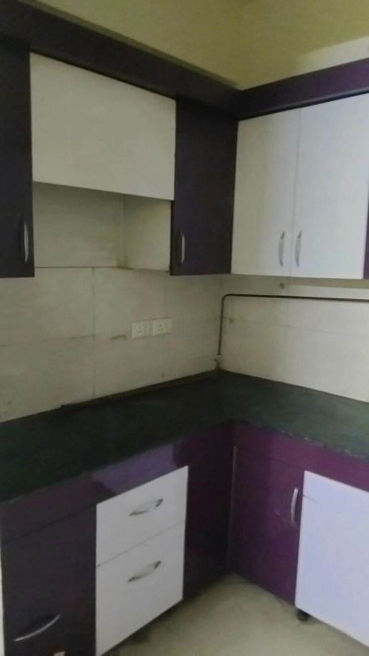 Kitchen, dlf phase ii 3 Bedroom 1935 Sq.Ft. Independent House In Dlf Phase ii Gurgaon 9759270
