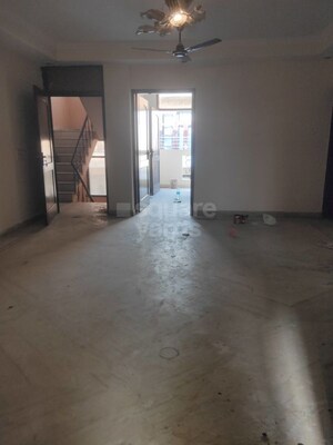 Room in 2 BHK Builder Floor at Chattarpur – for Rent