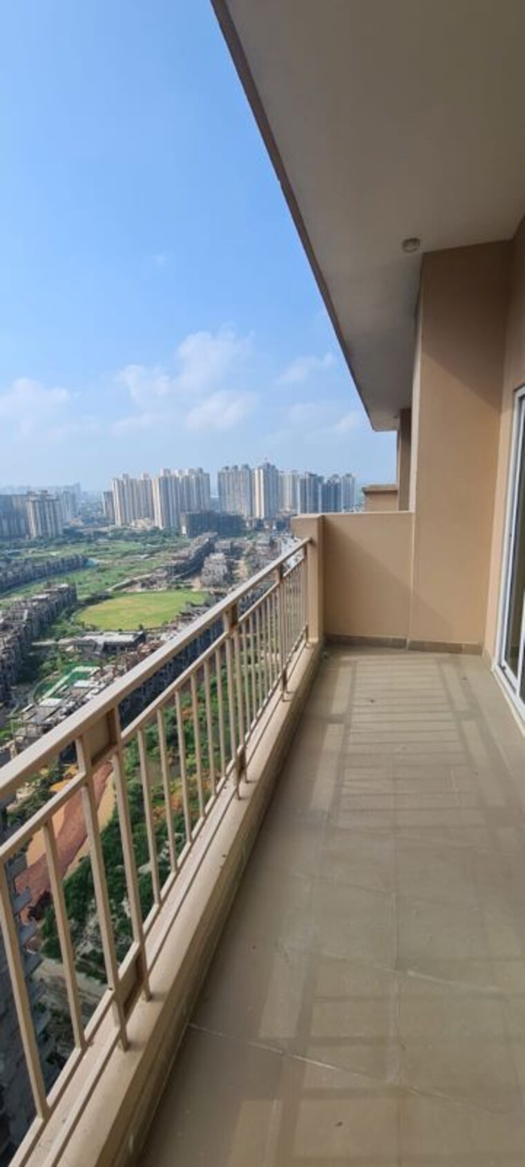 Balcony, dlf phase ii 3 Bedroom 1548 Sq.Ft. Independent House In Dlf Phase ii Gurgaon 9759286