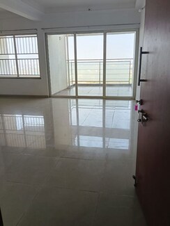 2 BHK + Extra Room Apartment For Rent in Kolte Patil Life Republic