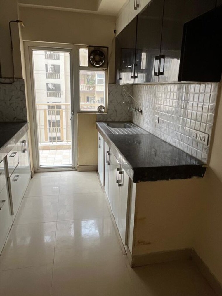 Kitchen, dlf phase ii 3 Bedroom 1650 Sq.Ft. Independent House In Dlf Phase ii Gurgaon 9759305