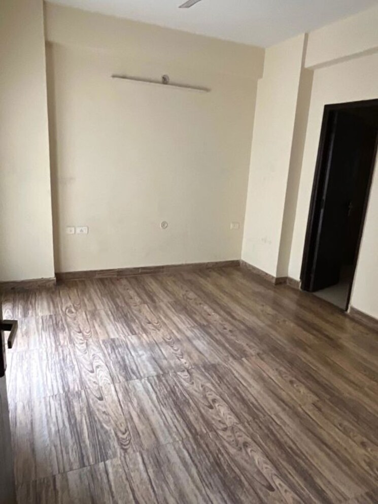 Room, dlf phase ii 3 Bedroom 1650 Sq.Ft. Independent House In Dlf Phase ii Gurgaon 9759305