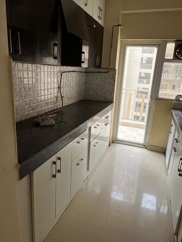 Kitchen in 3 BHK Independent House at Dlf Phase ii – for Sale