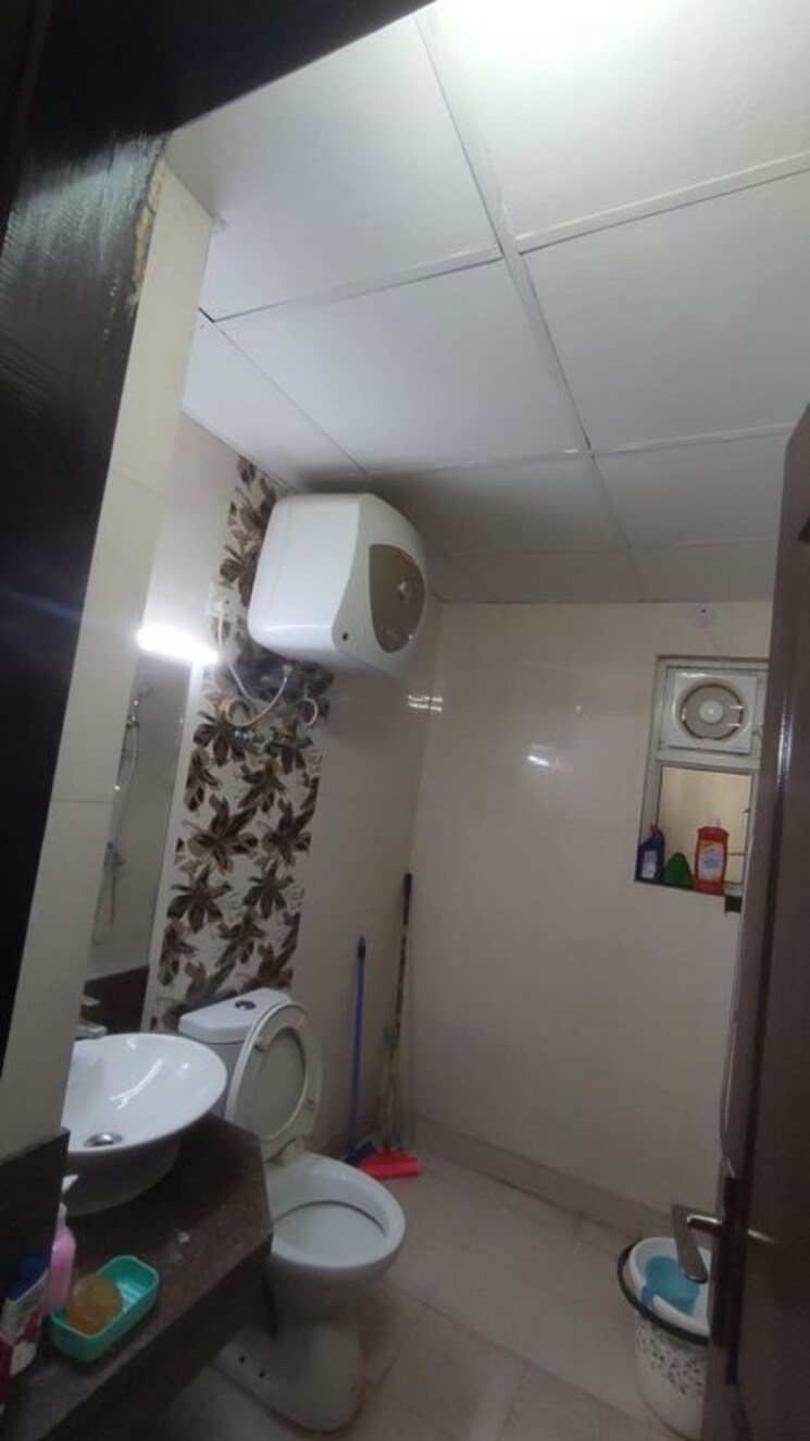 Bathroom, dlf phase ii 3 Bedroom 1935 Sq.Ft. Independent House In Dlf Phase ii Gurgaon 9759290
