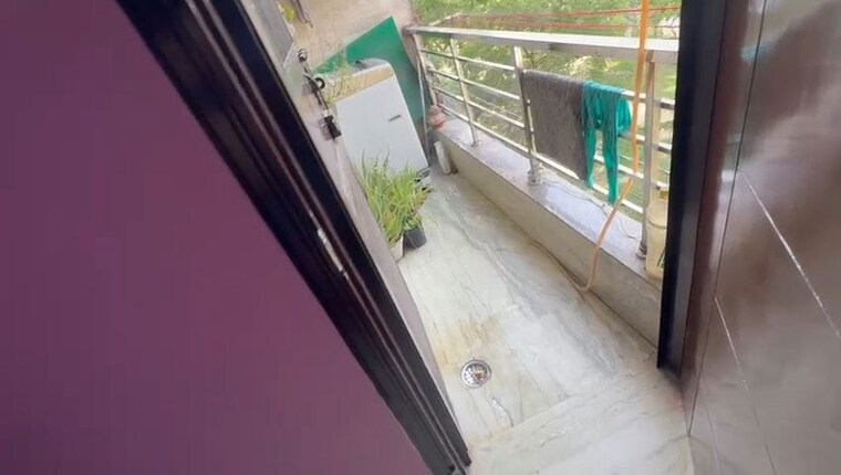 Balcony, rohini sector 24 3 Bedroom 790 Sq.Ft. Builder Floor In Rohini Sector 24 Delhi 9762705