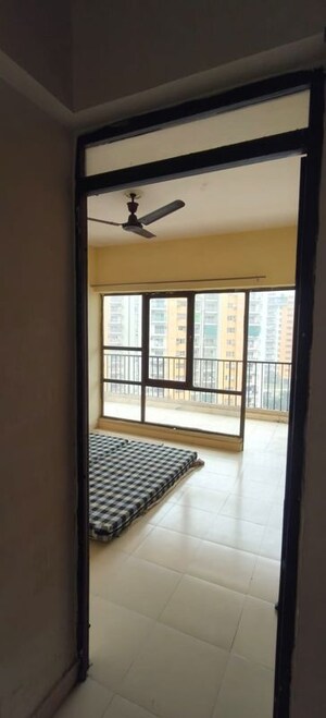 Room in 2 BHK Apartment at OP Floridaa, Sector 82 – for Rent