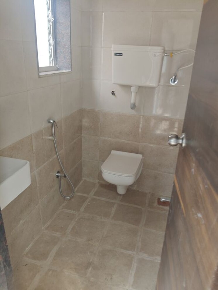 Bathroom, tarun bharat 1.5 Bedroom 550 Sq.Ft. Apartment In Tarun Bharat Mumbai 9762812