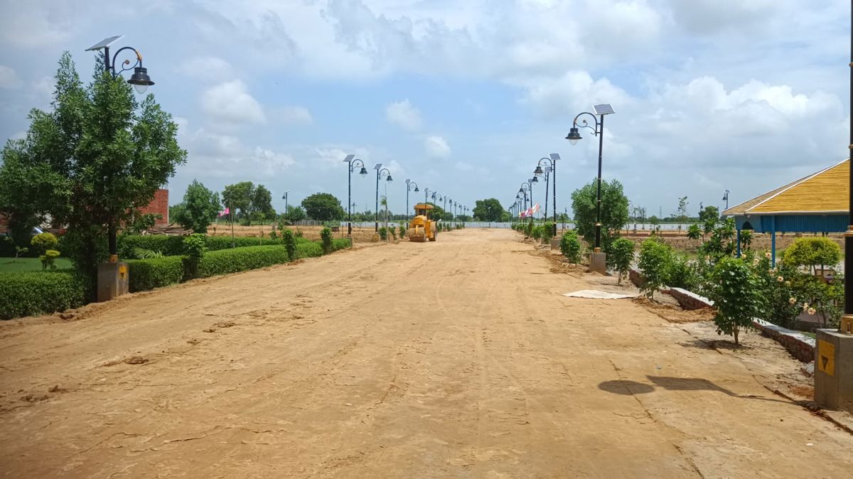 Plot For Sale in Jattari