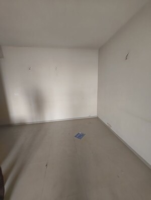 Room in 2 BHK Apartment at Adani Aangan, Sector 89a – for Rent
