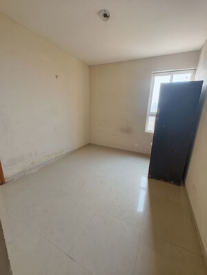 Room in 2 BHK Apartment at Adani Aangan, Sector 89a – for Rent