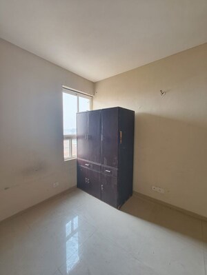 Room in 2 BHK Apartment at Adani Aangan, Sector 89a – for Rent