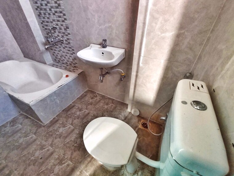 Bathroom, hrt-lake-view 3 Bedroom 1210 Sq.Ft. Apartment In Kasarsai Pune 9762873