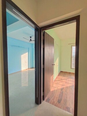 Room in 3 BHK Apartment at HRT Lake View, Kasarsai – for Rent