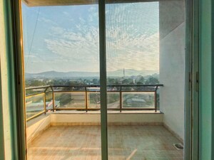 Room in 3 BHK Apartment at HRT Lake View, Kasarsai – for Rent