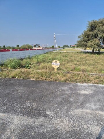  Plot For Sale in Pozhichalur