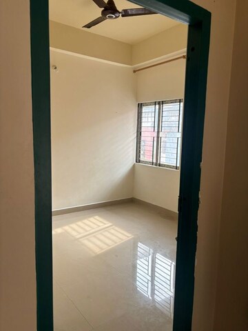 Room in 3 BHK Builder Floor at 6 Mile – for Rent