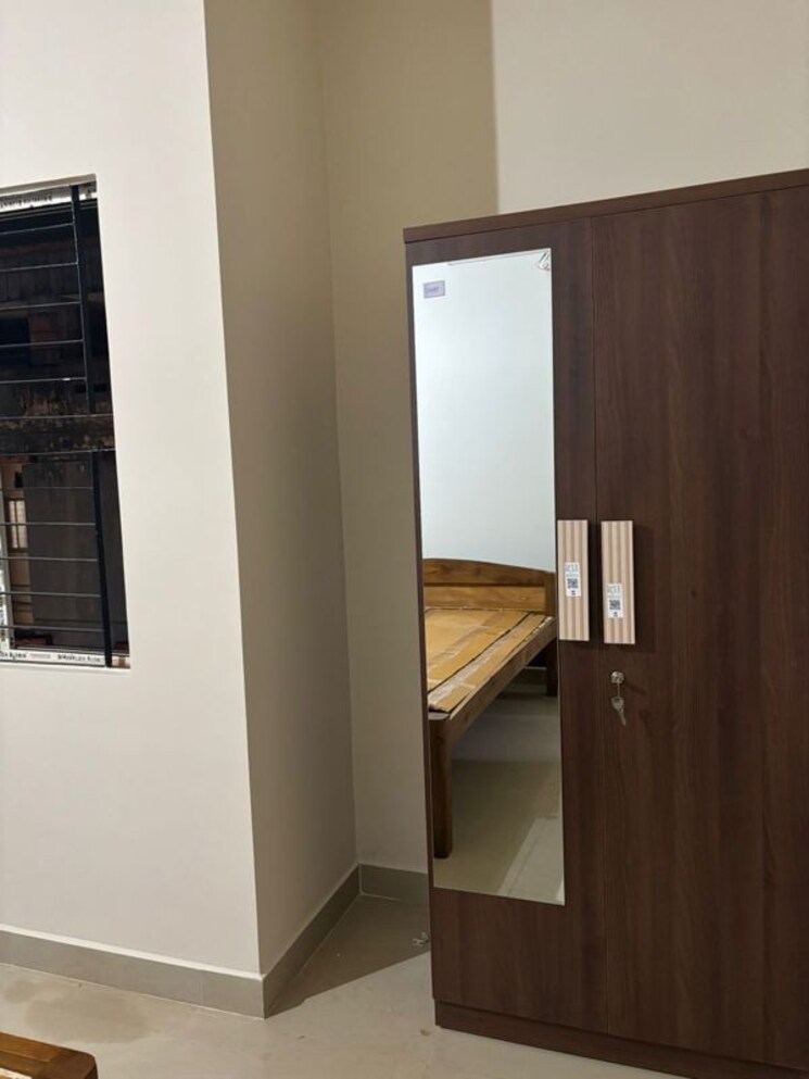 Room, 6 mile 3 Bedroom 1350 Sq.Ft. Builder Floor In 6 Mile Guwahati 9721642