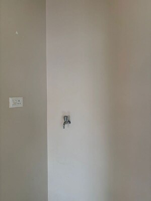 Furnished Amenities in 3 BHK Builder Floor at 6 Mile – for Rent