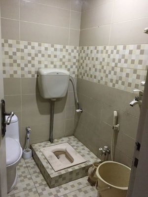 Room in  Pg at Vibhuti Khand – for Rent