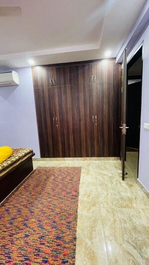Room in  Pg at Vibhuti Khand – for Rent
