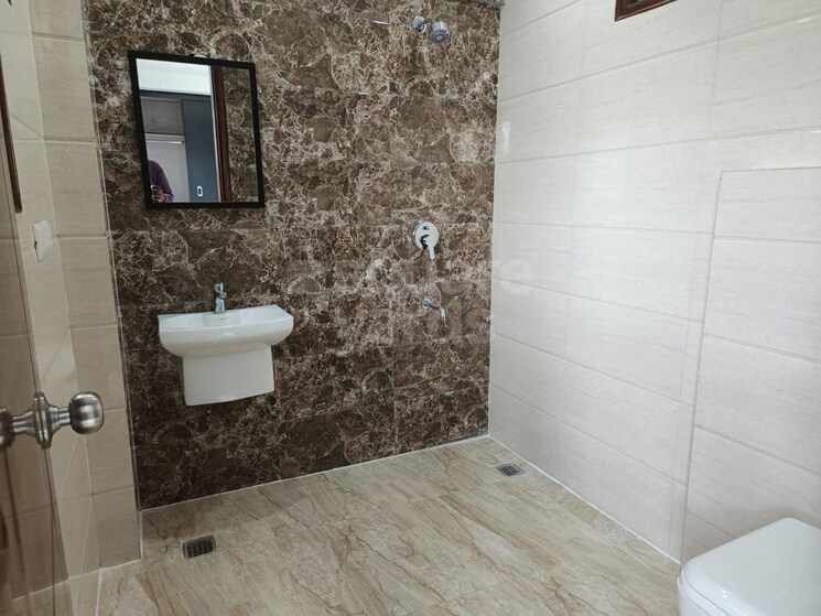 Bathroom, safdarjung enclave 2 Bedroom 1711 Sq.Ft. Builder Floor In Safdarjung Enclave Delhi 9763034