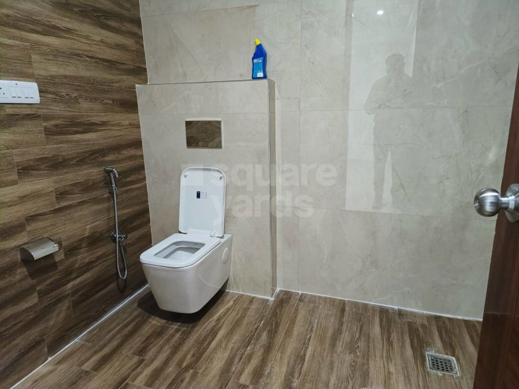 Bathroom, safdarjung enclave 2 Bedroom 1760 Sq.Ft. Builder Floor In Safdarjung Enclave Delhi 9763039