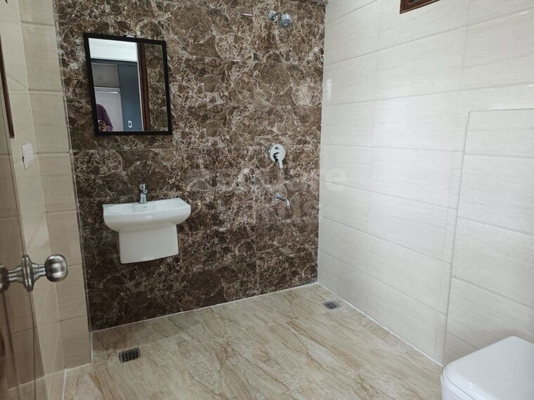 Bathroom, safdarjung enclave 2 Bedroom 1775 Sq.Ft. Builder Floor In Safdarjung Enclave Delhi 9763040