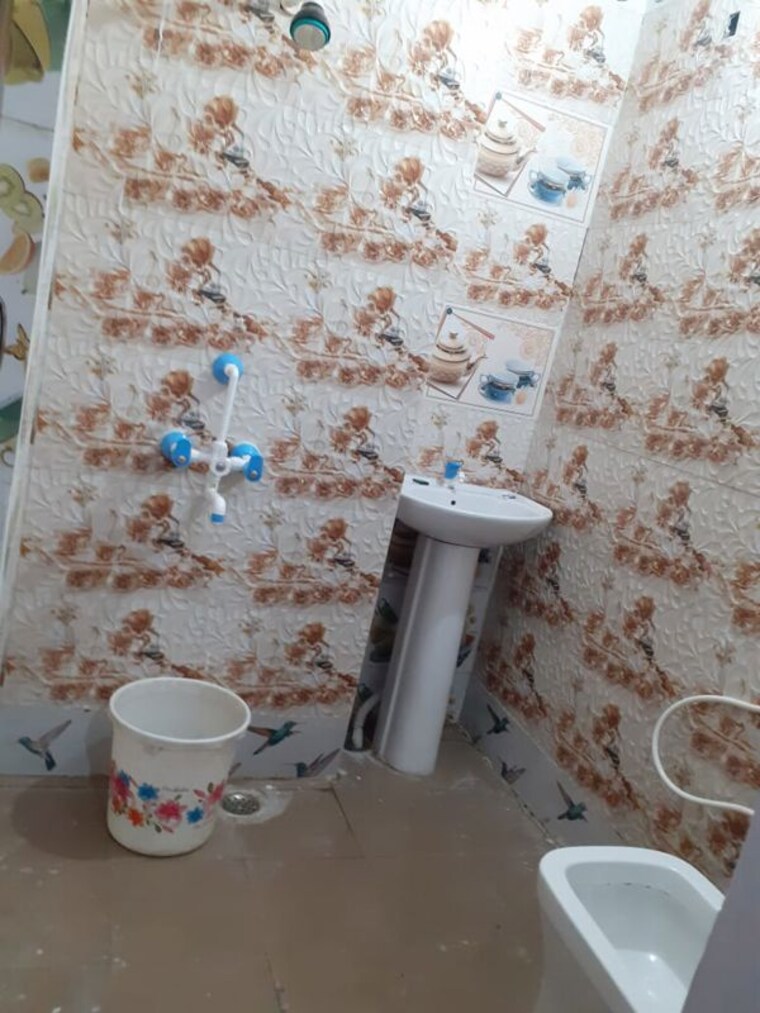 Bathroom, patparganj 1 Bedroom 586 Sq.Ft. Builder Floor In Patparganj Delhi 9763089