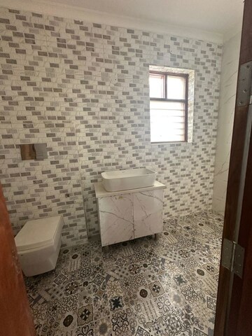 Bathroom in 3 BHK Builder Floor at Soha Neal City, Sector 98 – for Sale
