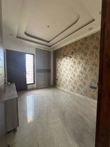 Room in 3 BHK Builder Floor at Soha Neal City, Sector 98 – for Sale