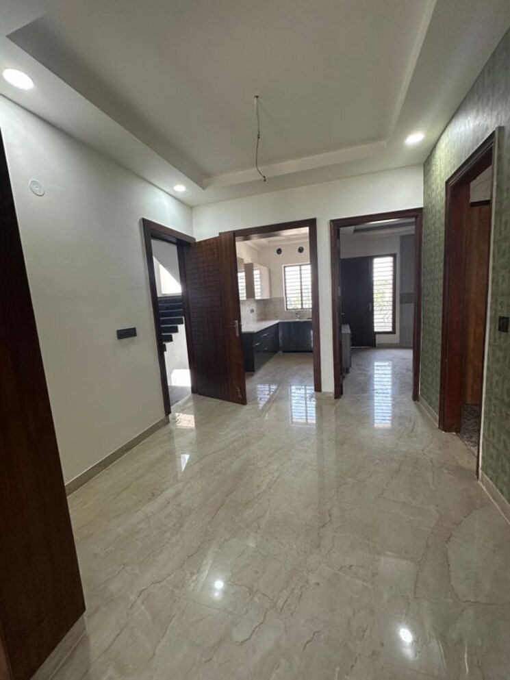 Room, soha-neal-city 3 Bedroom 1150 Sq.Ft. Builder Floor In Sector 98 Faridabad 9763332