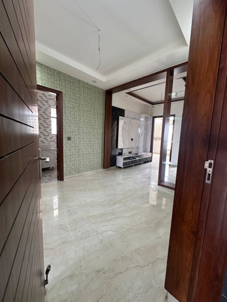 Room, soha-neal-city 3 Bedroom 1150 Sq.Ft. Builder Floor In Sector 98 Faridabad 9763332