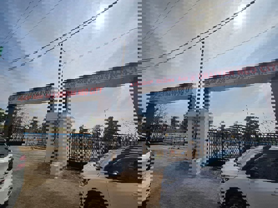 Plot For Sale in Mullur