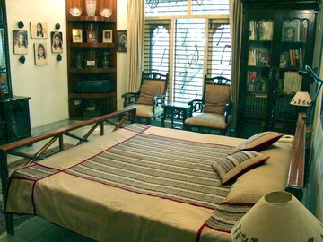 Bedroom in 6+ BHK Independent House at Sector 40 – for Sale