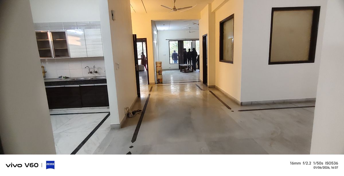 3 BHK 300 Sq.Mt. Independent House in RWA Apartments Sector 51