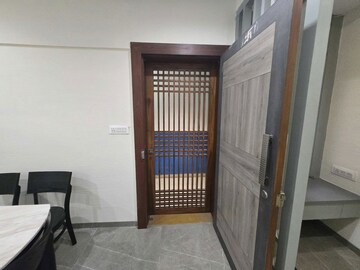 Room in 2 BHK Apartment at Platinum Life, Andheri West – for Rent