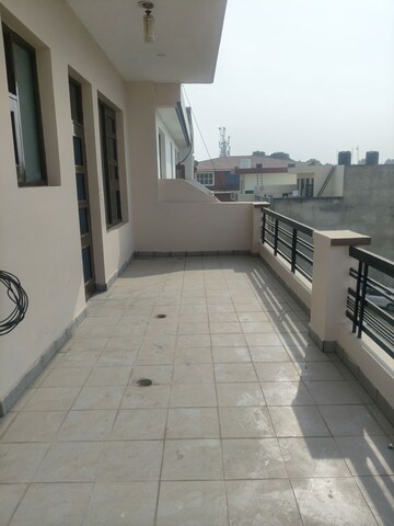 Balcony in 2 BHK Independent House at Sector 17 – for Rent