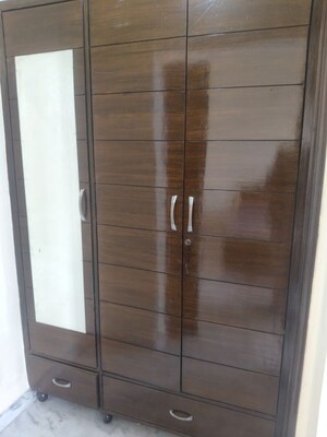 Room in 2 BHK Independent House at Sector 17 – for Rent