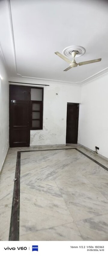 Room in 3 BHK Independent House at RWA Apartments Sector 50, Sector 50 – for Rent