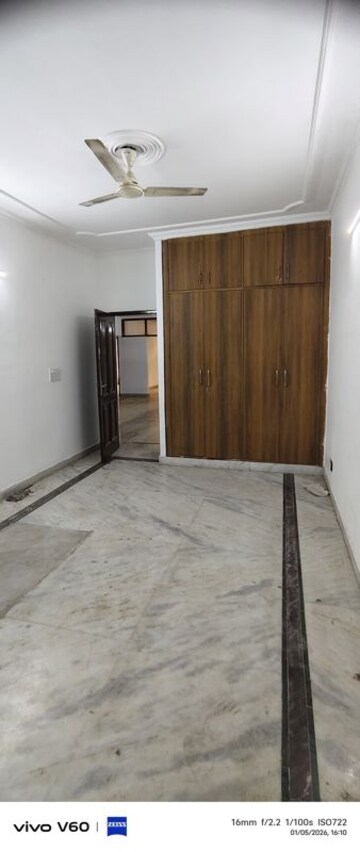 Room in 3 BHK Independent House at RWA Apartments Sector 50, Sector 50 – for Rent
