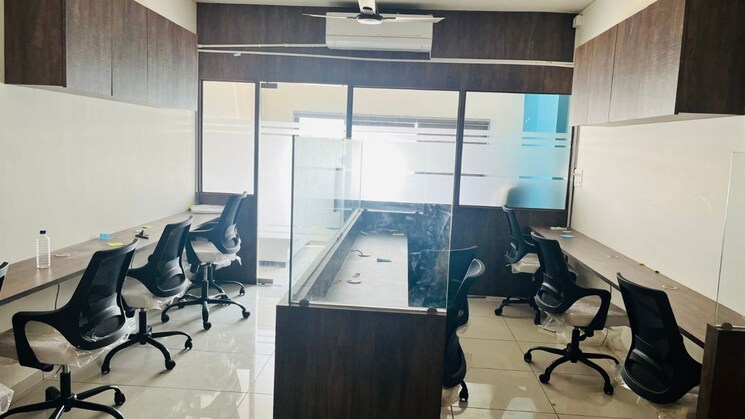 Team Area, sun-westbank Commercial Office Space 760 Sq.Ft. In Navrangpura Ahmedabad 9763557