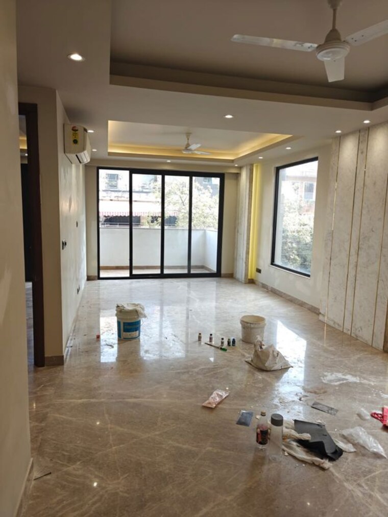 Room, sheikh sarai 4 Bedroom 2000 Sq.Ft. Builder Floor In Sheikh Sarai Delhi 9763567