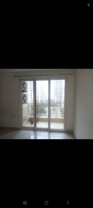 Room in 2 BHK Apartment at Mahagun Mirabella, Sector 79 – for Rent