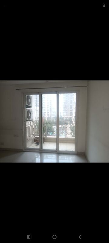 Room in 2 BHK Apartment at Mahagun Mirabella, Sector 79 – for Rent