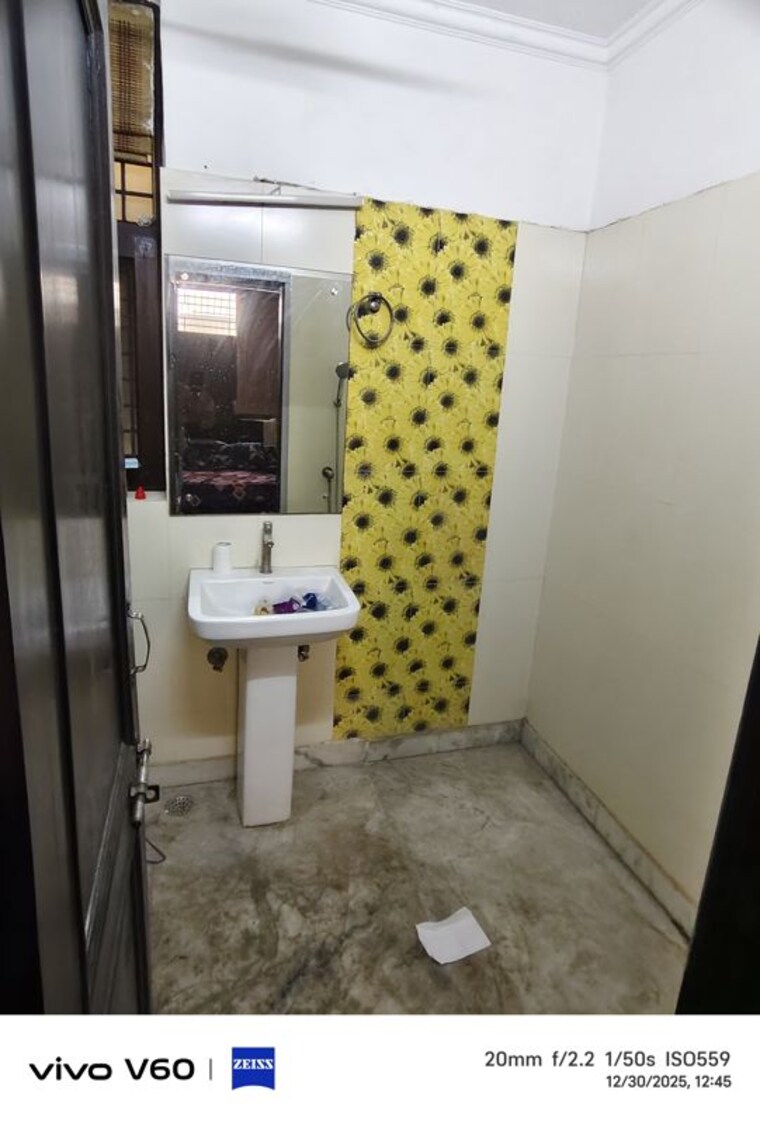 Bathroom, rwa-apartments-sector-50 6 Bedroom 250 Sq.Ft. Independent House In Sector 50 Noida 9763575